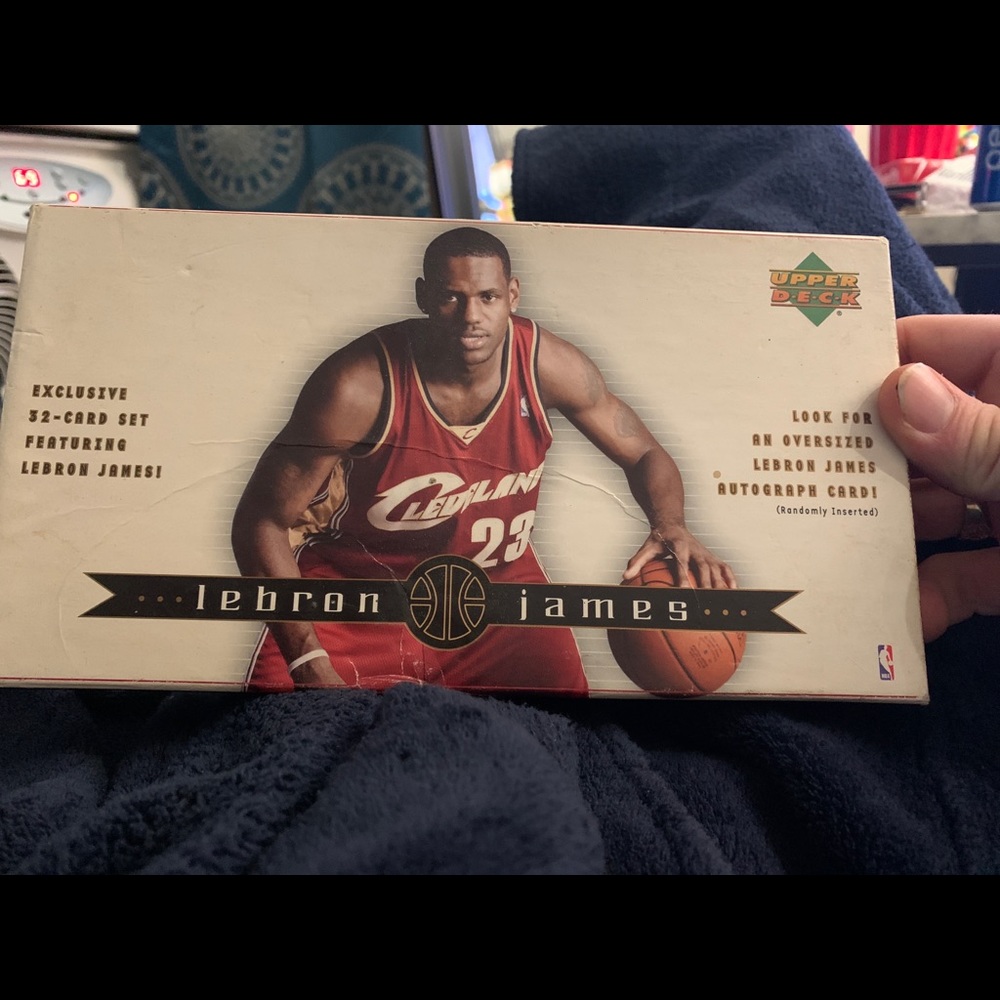 Lebron James rookie card ! Rare upper deck rookie cards